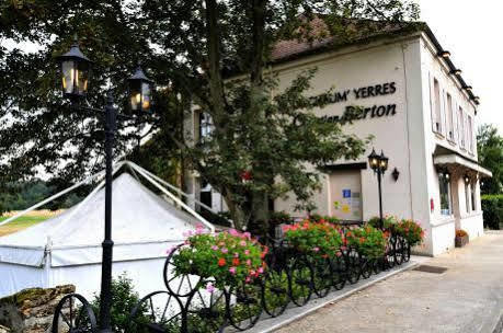 Hotel La Chaum'Yerres Chaumes-en-Brie ภายนอก รูปภาพ